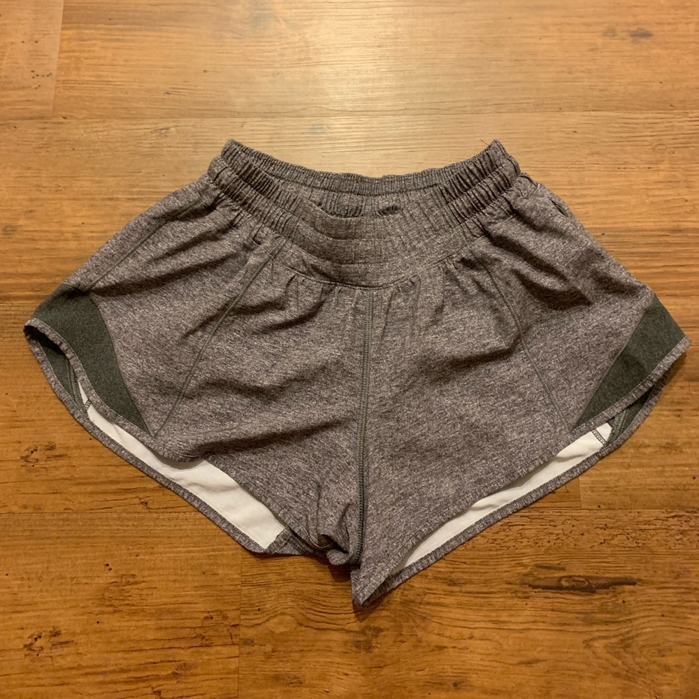 Lululemon Hotty Hot Short II 2.5”